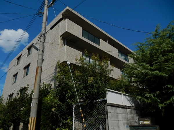 ファミール伊丹稲野