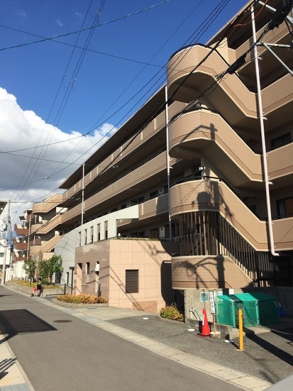 アグレスト昆陽池西